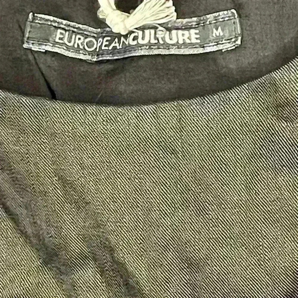 European Culture Black Sleeveless Blouse - NWT - Made in Italy - Size M - Picture 4 of 7